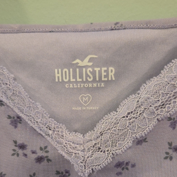Hollister Purple Sleeveless Cropped Camisole With Flowers Junior Size Medium - Picture 2 of 10